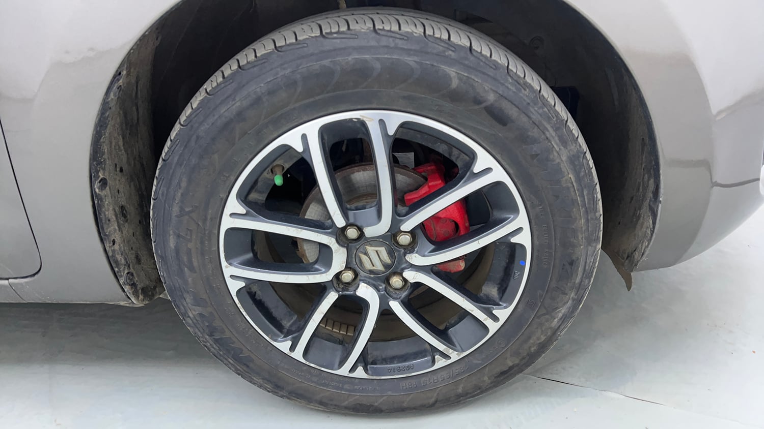 Used 2020 Maruti Suzuki Swift ZXi Plus AMT Petrol Automatic tyres RIGHT FRONT TYRE RIM VIEW
