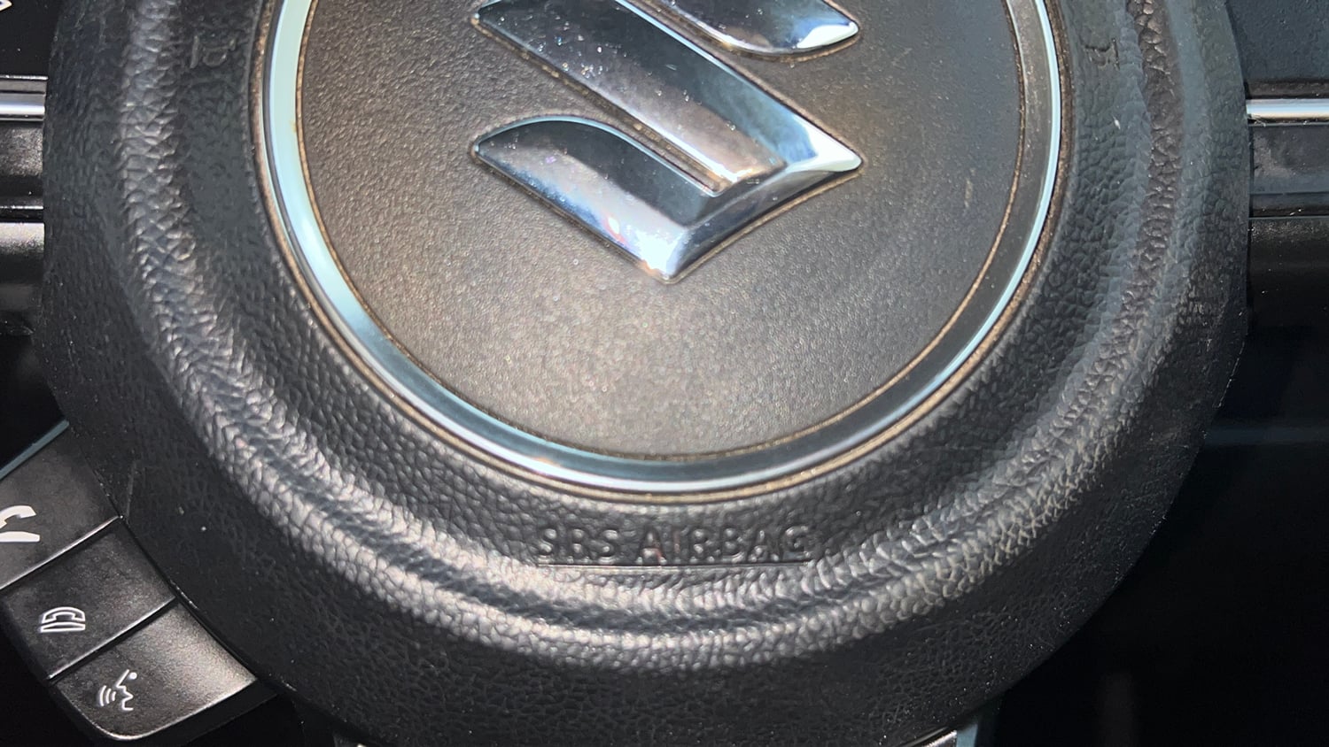 Used 2022 Maruti Suzuki Swift ZXi AMT Petrol Automatic top_features Airbags