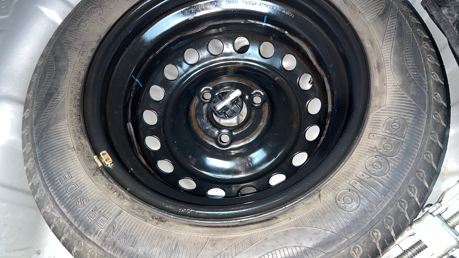 Used 2020 Renault Kwid RXT 1.0 Opt Petrol Manual tyres SPARE TYRE VIEW