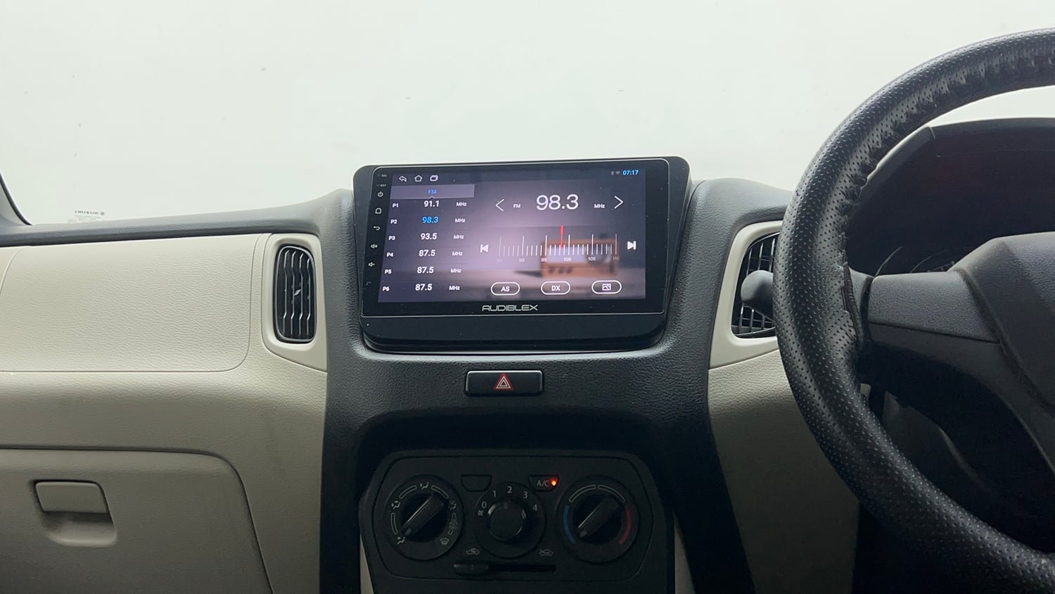 Used 2020 Maruti Suzuki Wagon R 1.0 LXi 1.0 Petrol Manual interior MUSIC SYSTEM & AC CONTROL VIEW