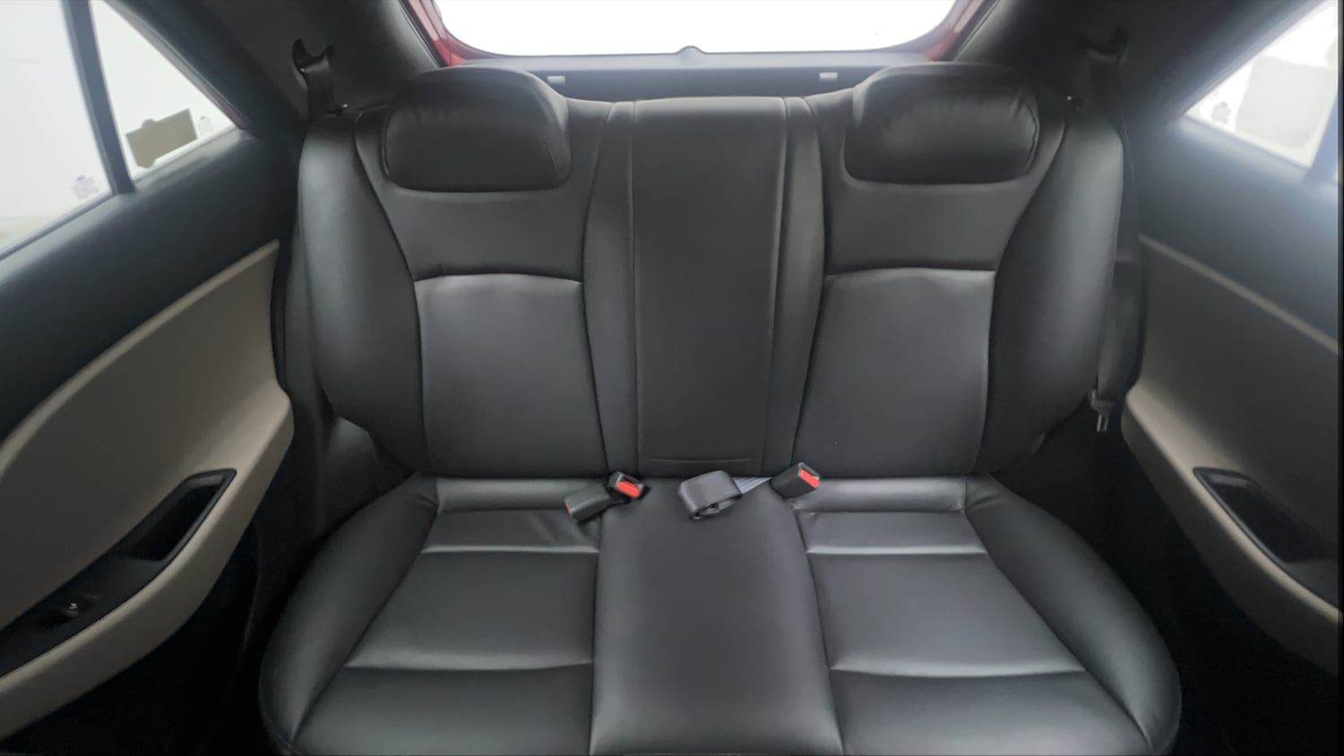 Used 2017 Hyundai Elite i20 Sportz 1.2 Petrol Manual interior REAR SEAT CONDITION VIEW