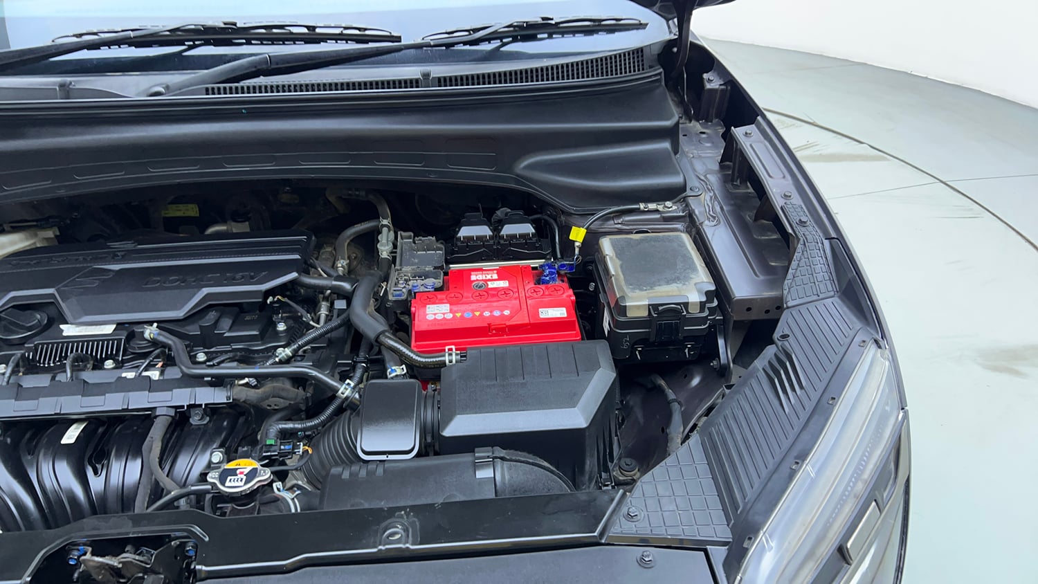 Used 2021 Hyundai Alcazar Platinum (O) 6 STR 2.0 Petrol AT Petrol Automatic engine ENGINE LEFT SIDE VIEW