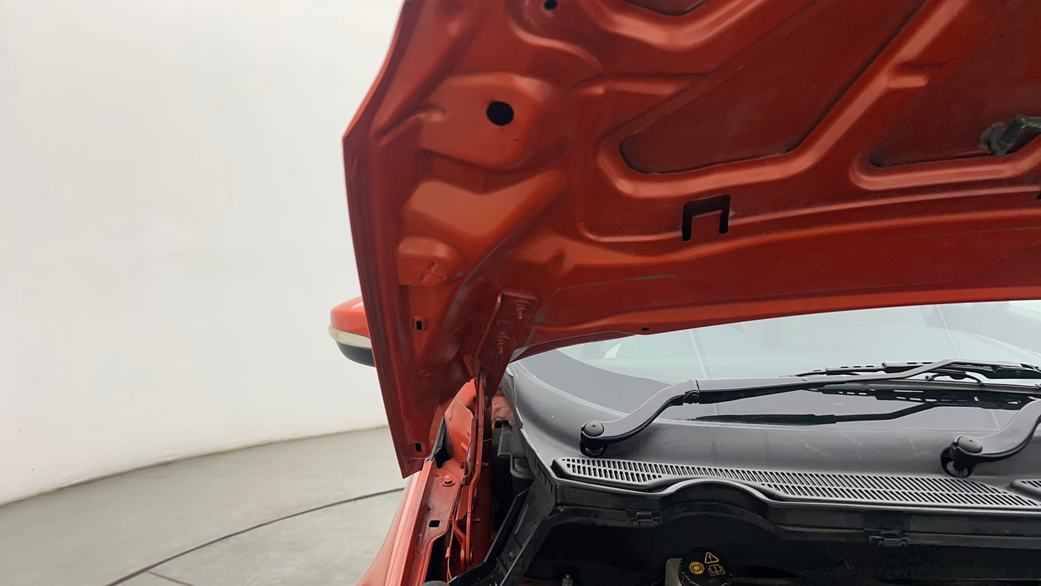 Used 2016 Ford EcoSport Titanium 1.5L Ti-VCT AT Petrol Automatic engine ENGINE RIGHT SIDE HINGE & APRON VIEW