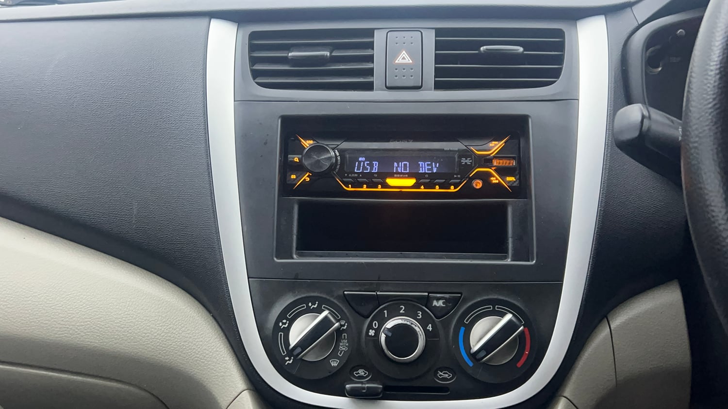Used 2017 Maruti Suzuki Celerio VXi Petrol Manual interior MUSIC SYSTEM & AC CONTROL VIEW