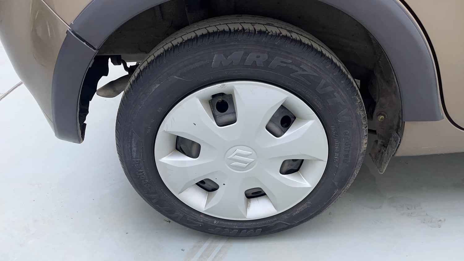 Used 2023 Maruti Suzuki Wagon R ZXI 1.2 AGS Petrol Automatic tyres RIGHT REAR TYRE RIM VIEW