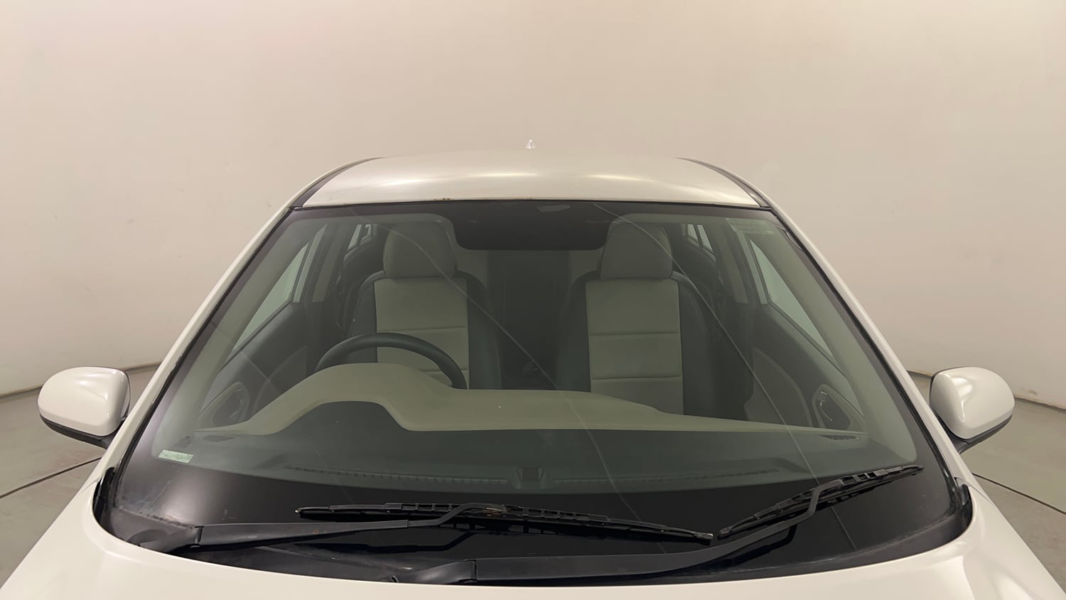 Used 2015 Hyundai Elite i20 Magna 1.2 Petrol Manual exterior FRONT WINDSHIELD VIEW