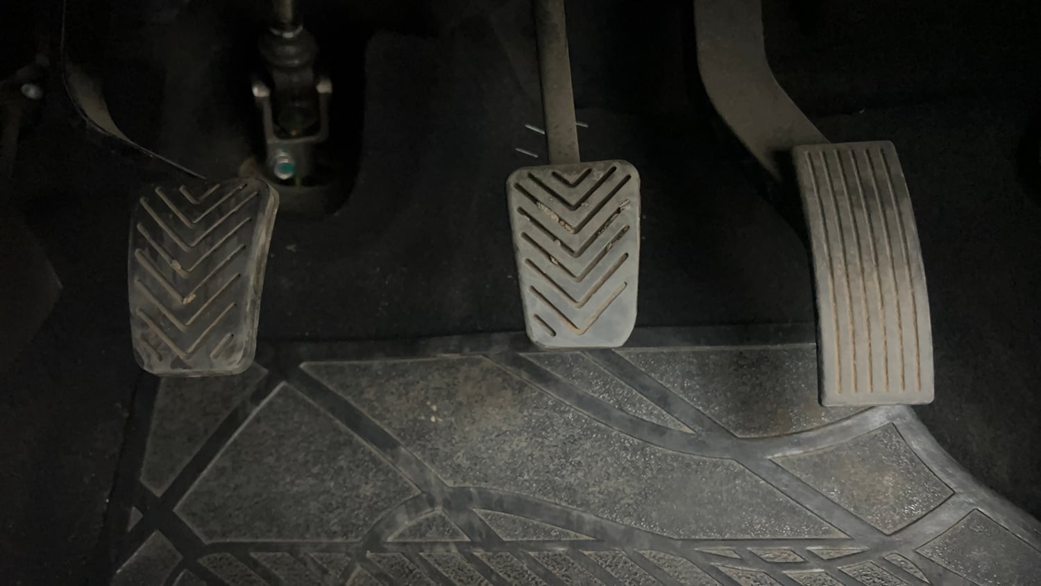 Used 2016 Hyundai Eon 1.0 Kappa Magna + (O) Petrol Manual interior PEDALS VIEW