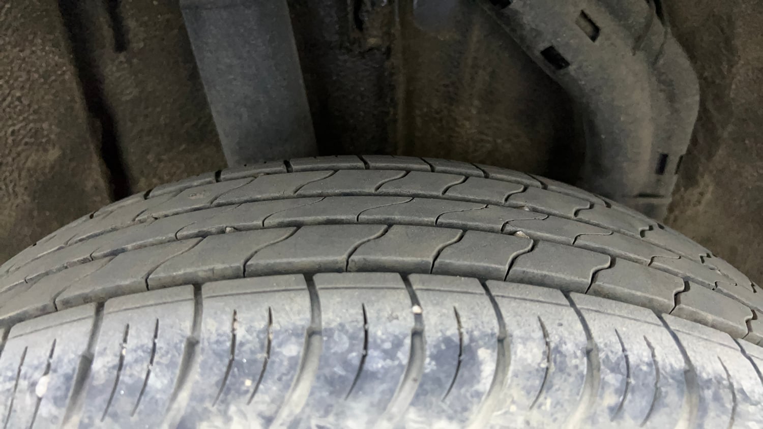 Used 2023 Renault Kiger RXZ AMT Petrol Automatic tyres RIGHT REAR TYRE TREAD VIEW