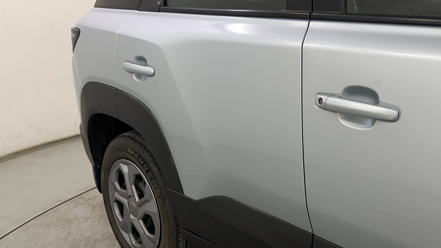 Used 2023 Maruti Suzuki Brezza VXi Petrol Manual dents MINOR SCRATCH