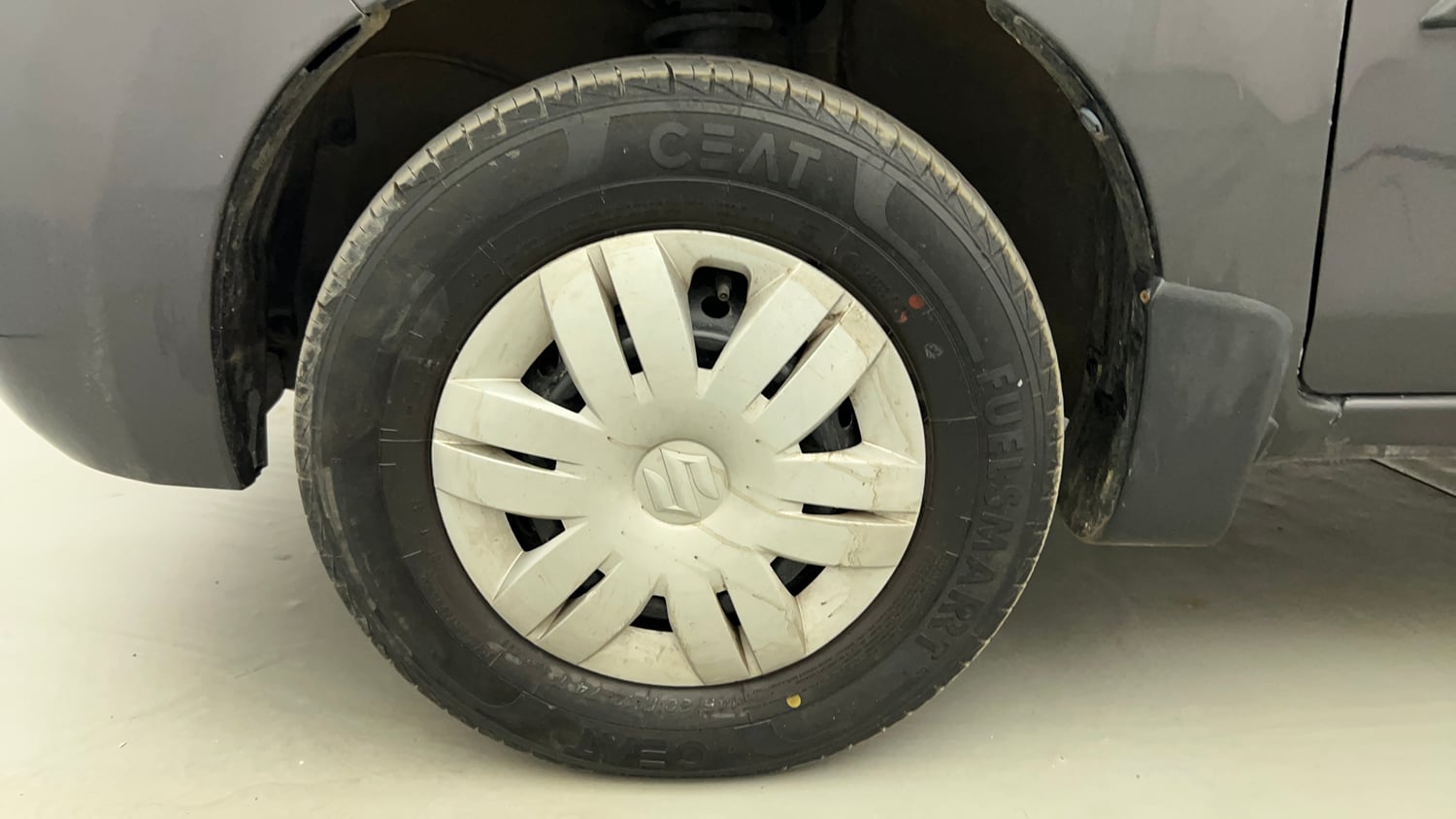 Used 2020 Maruti Suzuki Alto 800 VXi Petrol Manual tyres LEFT FRONT TYRE RIM VIEW