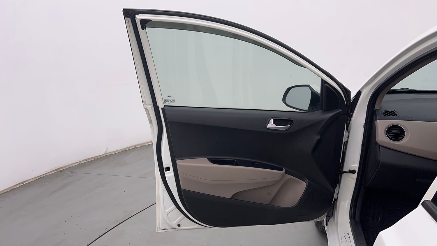 Used 2017 Hyundai Grand i10 Sportz (O) 1.2 Kappa VTVT Petrol Manual interior LEFT FRONT DOOR OPEN VIEW