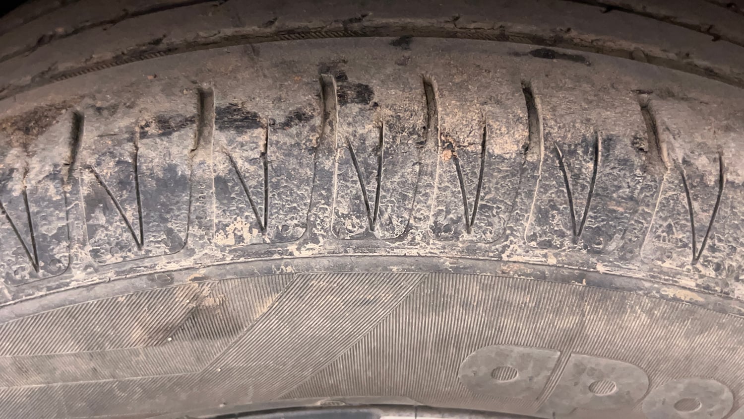 Used 2022 Kia Sonet HTX Plus 1.5 Diesel Manual tyres LEFT REAR TYRE TREAD VIEW