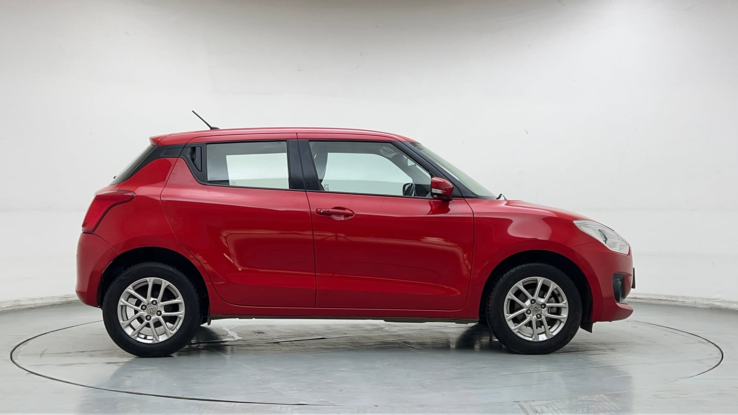 Used 2022 Maruti Suzuki Swift ZXi AMT Petrol Automatic exterior RIGHT SIDE VIEW
