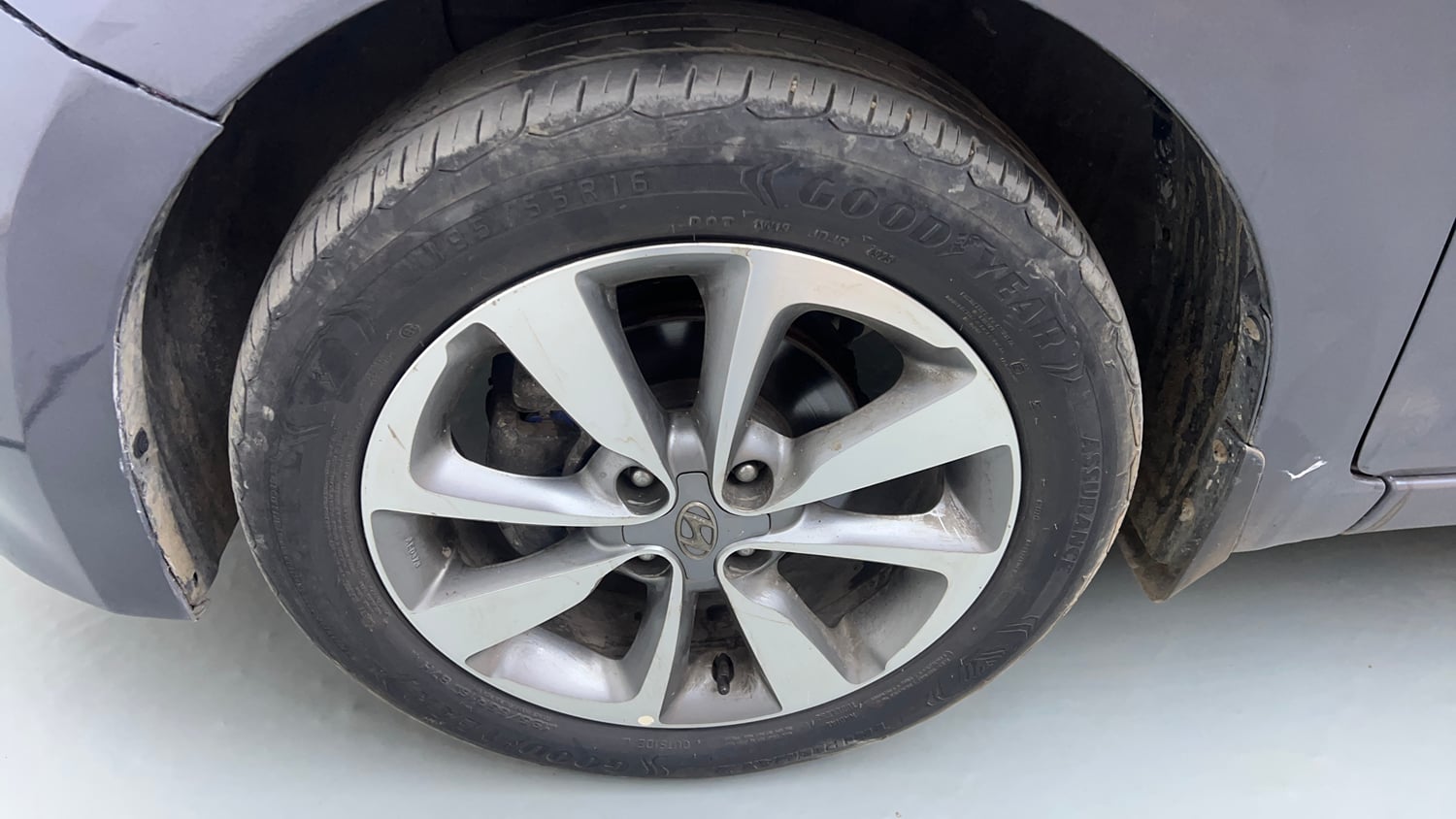 Used 2017 Hyundai Elite i20 Asta 1.2 Petrol Manual tyres LEFT FRONT TYRE RIM VIEW