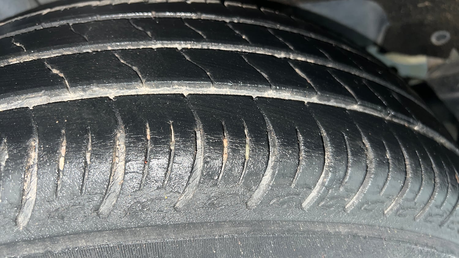 Used 2019 Maruti Suzuki Baleno Delta Petrol Manual tyres RIGHT REAR TYRE TREAD VIEW