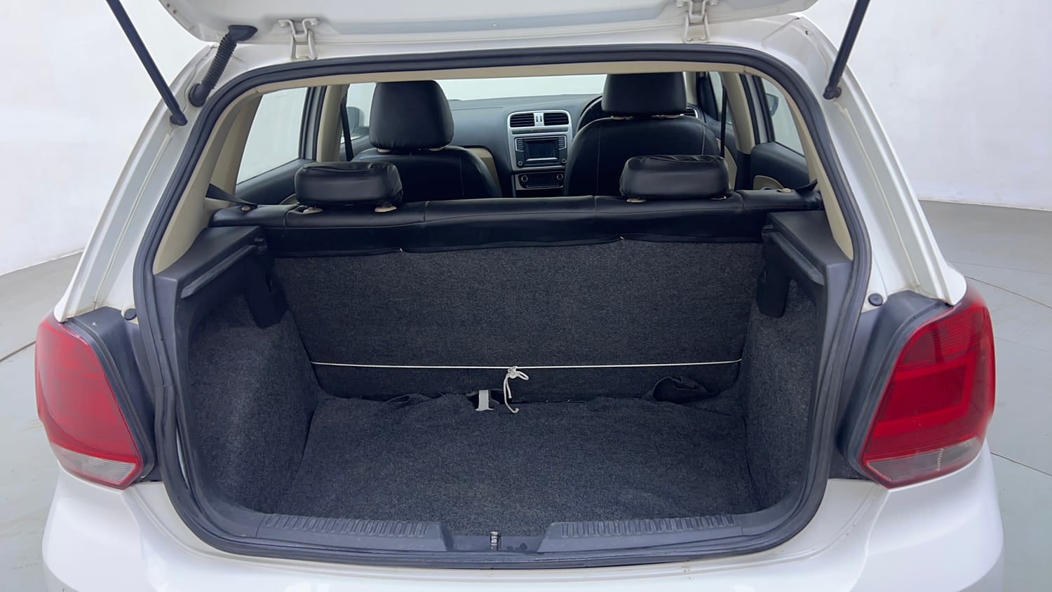 Used 2017 Volkswagen Polo Highline1.2L (P) Petrol Manual interior DICKY INSIDE VIEW