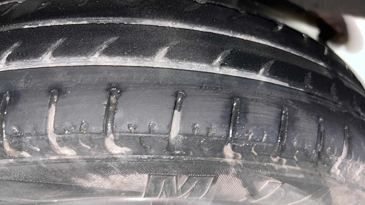 Used 2018 Renault Kwid 1.0 RXT AMT Petrol Automatic tyres LEFT REAR TYRE TREAD VIEW