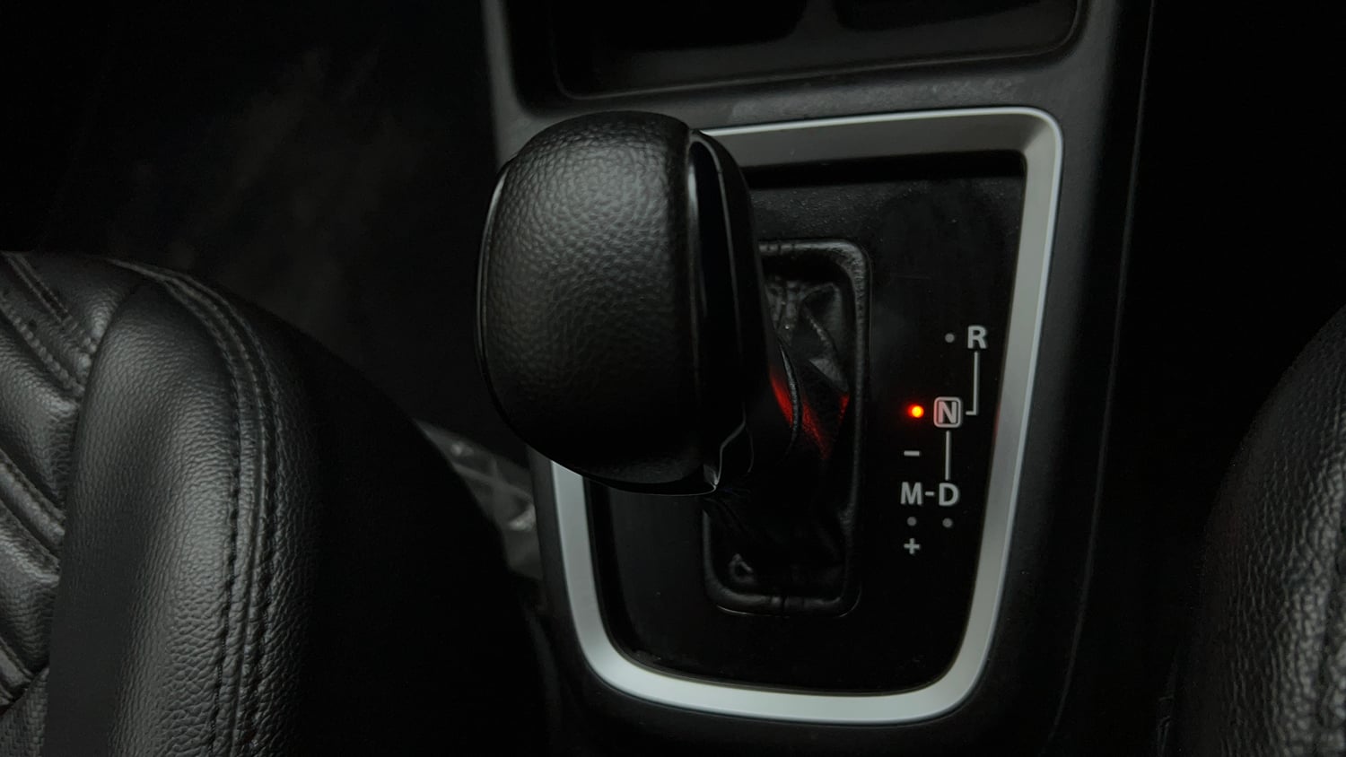 Used 2022 Maruti Suzuki Swift ZXi AMT Petrol Automatic interior GEAR  KNOB VIEW