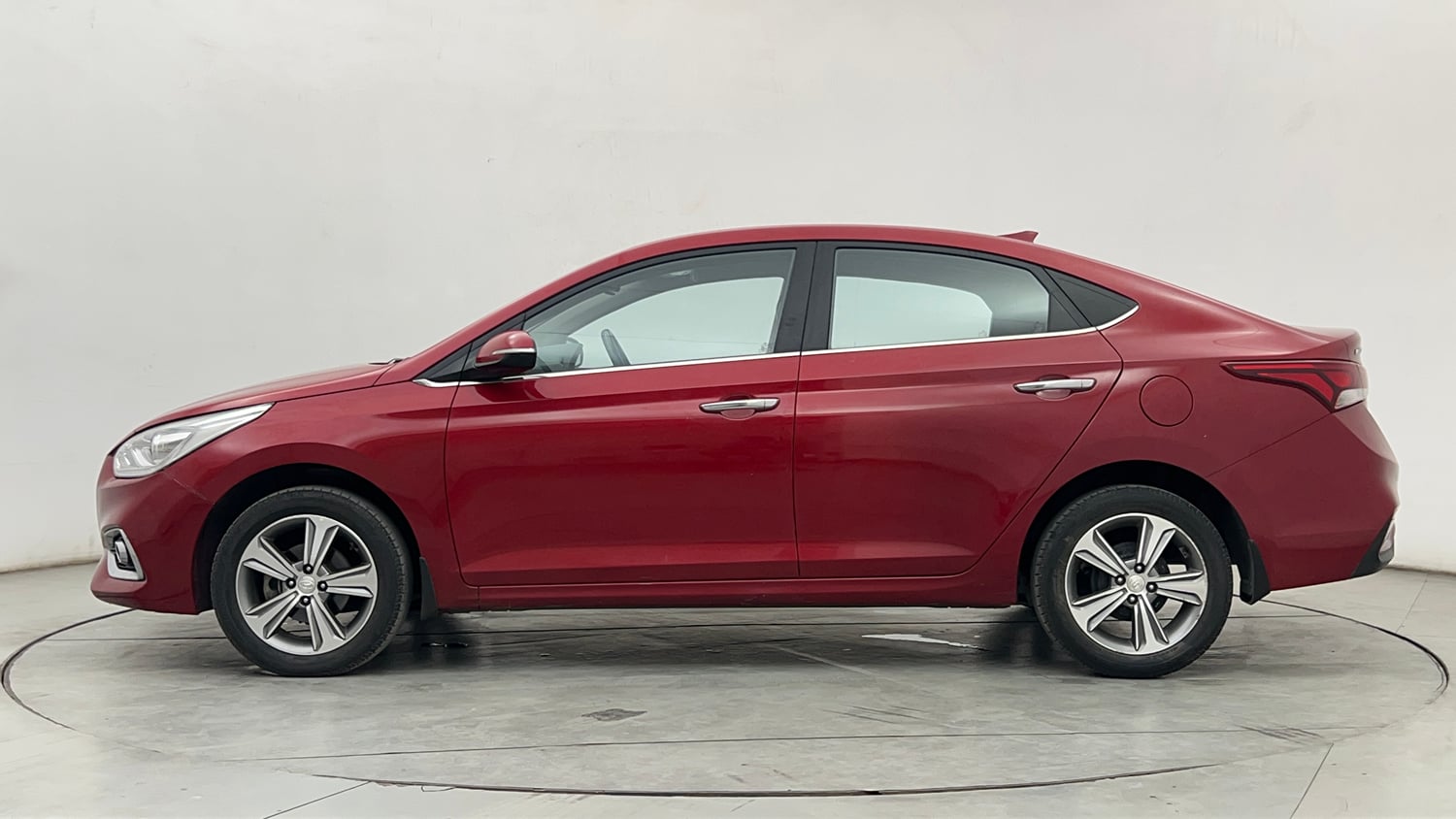 Used 2019 Hyundai Verna SX 1.6 VTVT Petrol Manual exterior LEFT SIDE VIEW