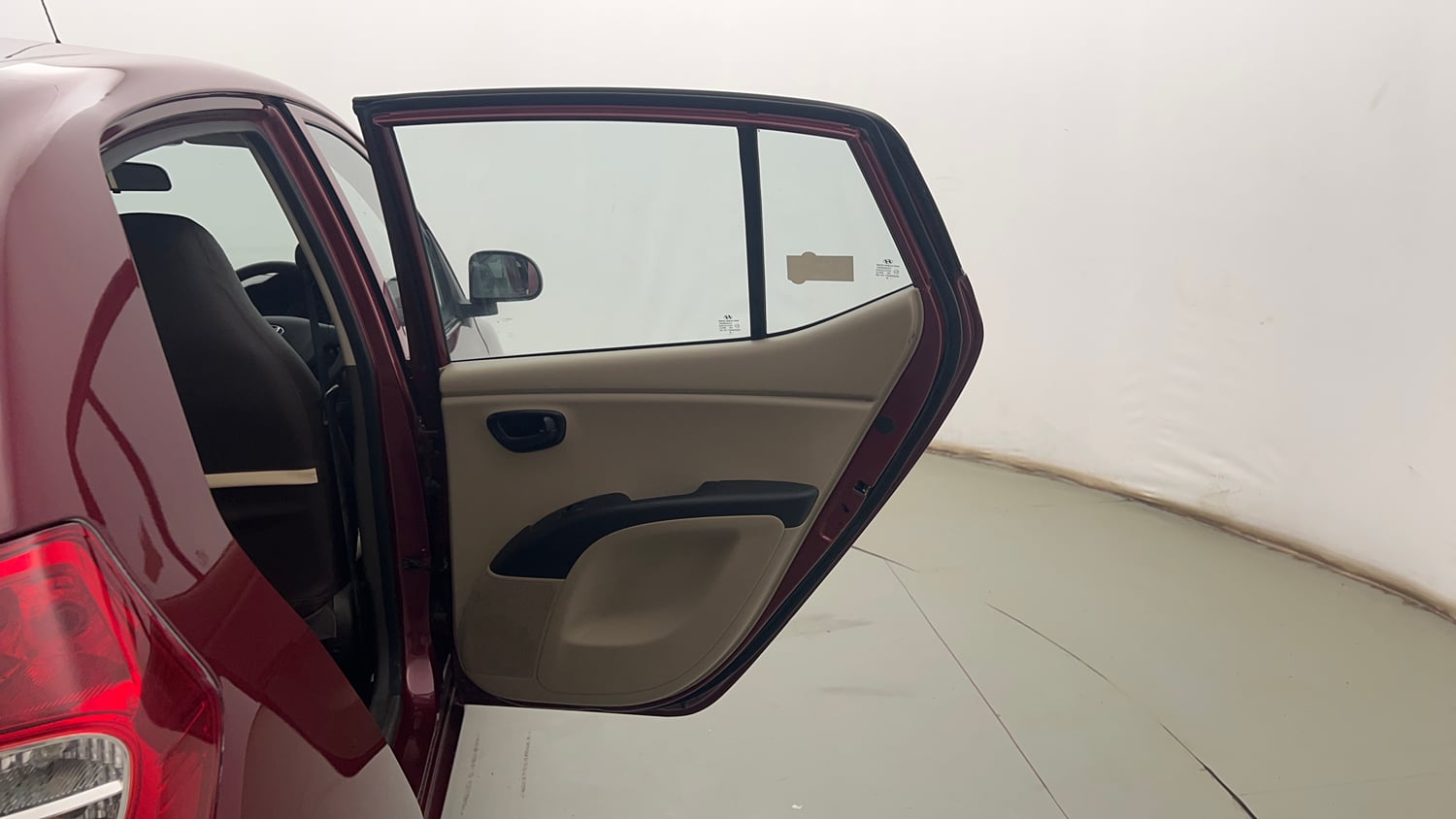Used 2015 Hyundai i10 Magna 1.1 iRDE2 Petrol Manual interior RIGHT REAR DOOR OPEN VIEW