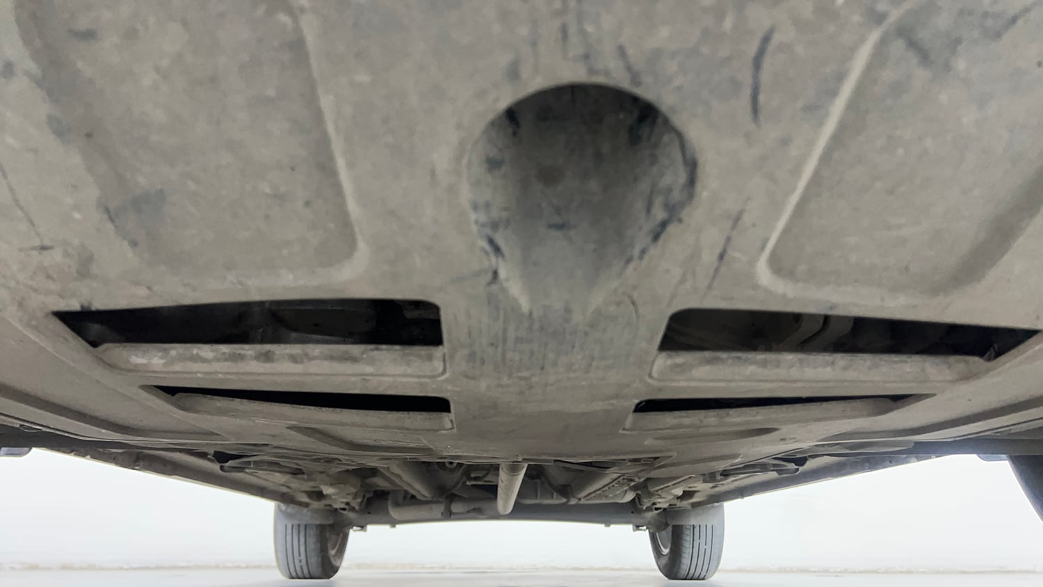 Used 2015 Hyundai Creta 1.6 SX Plus AT Diesel Automatic extra FRONT LEFT UNDERBODY VIEW