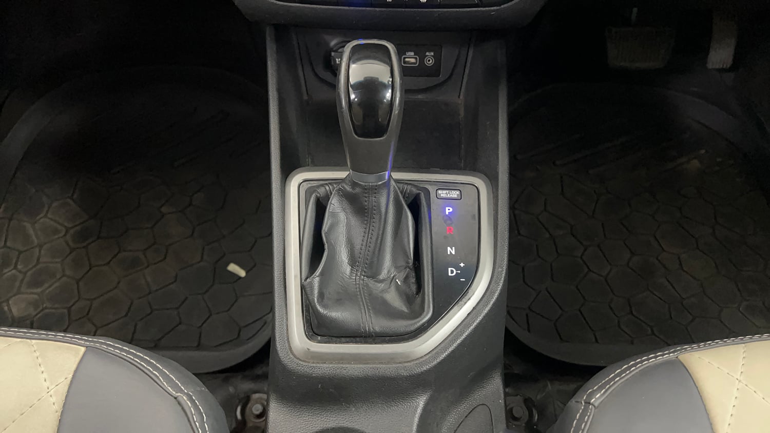 Used 2015 Hyundai Creta 1.6 SX Plus AT Diesel Automatic interior GEAR  KNOB VIEW