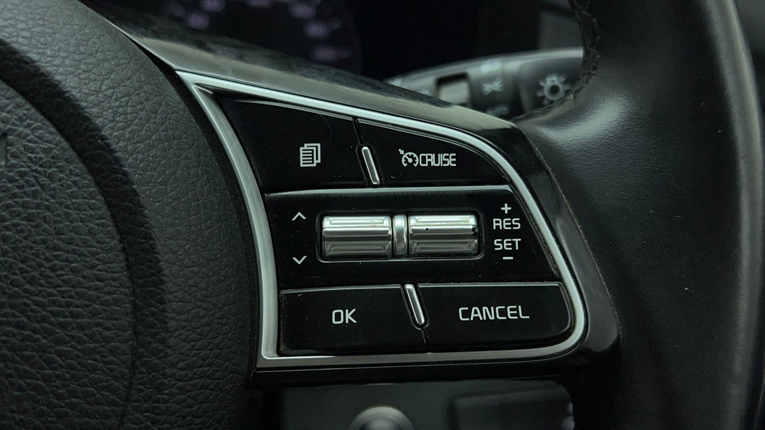 Used 2020 Kia Seltos Anniversary Edition 1.5 Petrol Manual top_features Cruise control