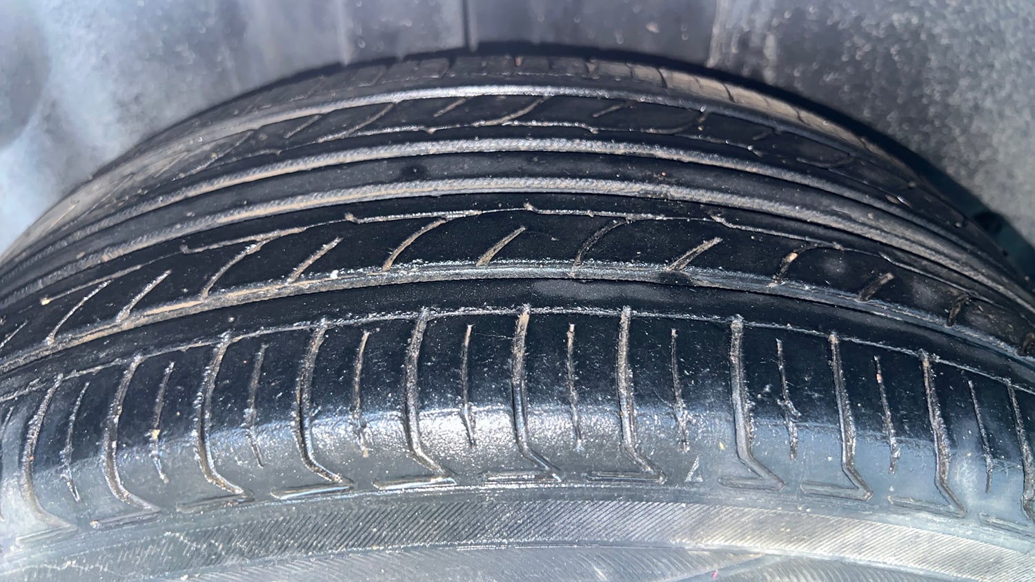 Used 2017 Volkswagen Polo Highline1.2L (P) Petrol Manual tyres RIGHT REAR TYRE TREAD VIEW