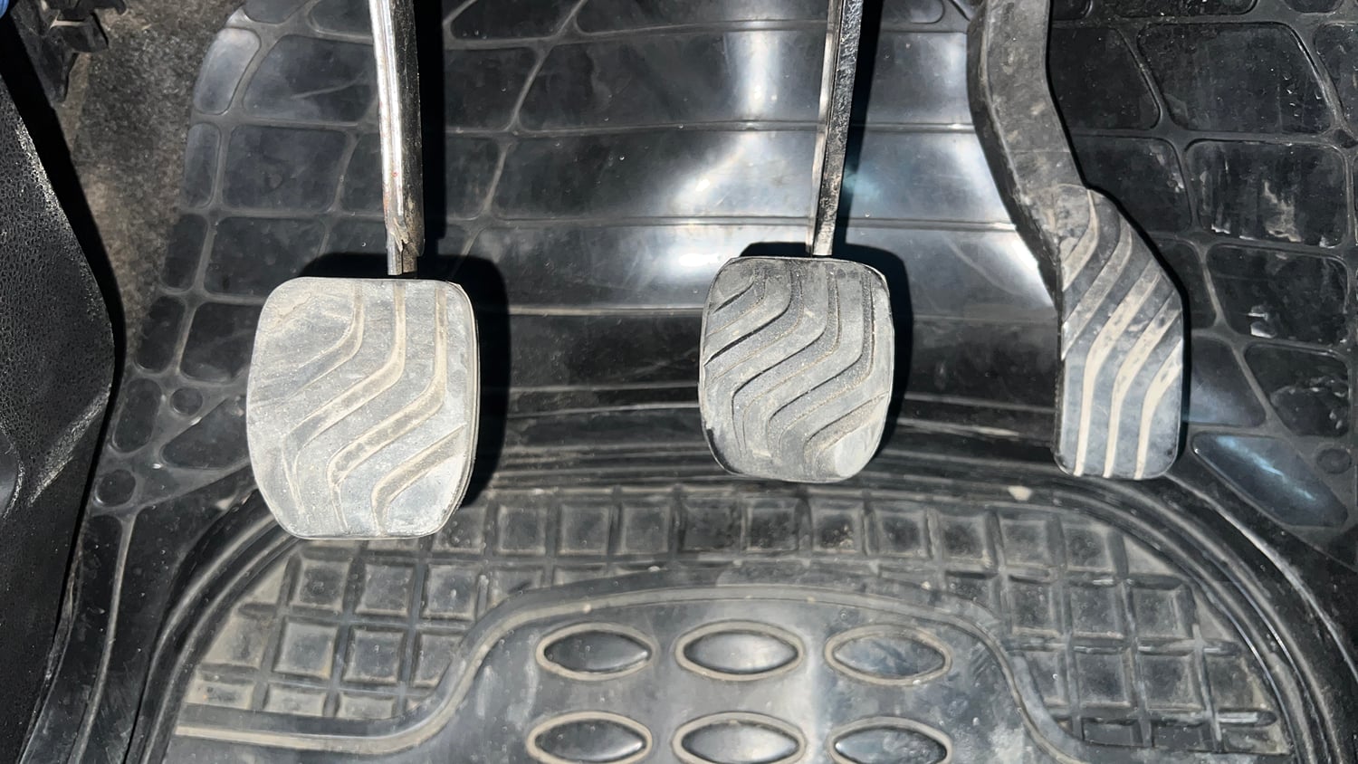 Used 2017 Renault Kwid 1.0 RXT Petrol Manual interior PEDALS VIEW