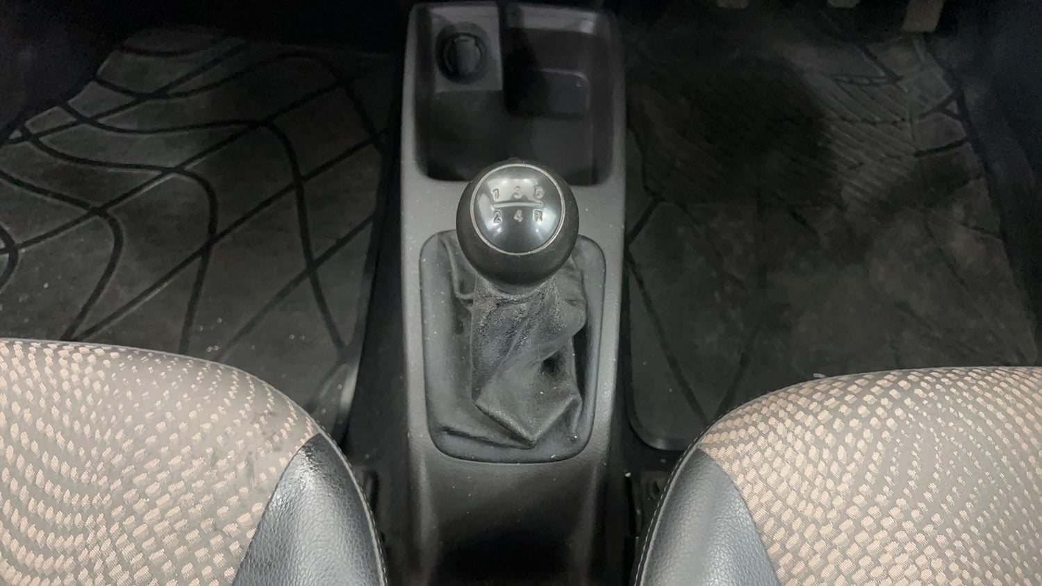 Used 2016 Hyundai Eon 1.0 Kappa Magna + (O) Petrol Manual interior GEAR  KNOB VIEW