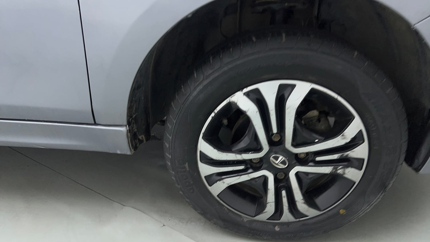 Used 2019 Tata Tiago Revotron XZ w/o Alloy Petrol Manual tyres RIGHT FRONT TYRE RIM VIEW