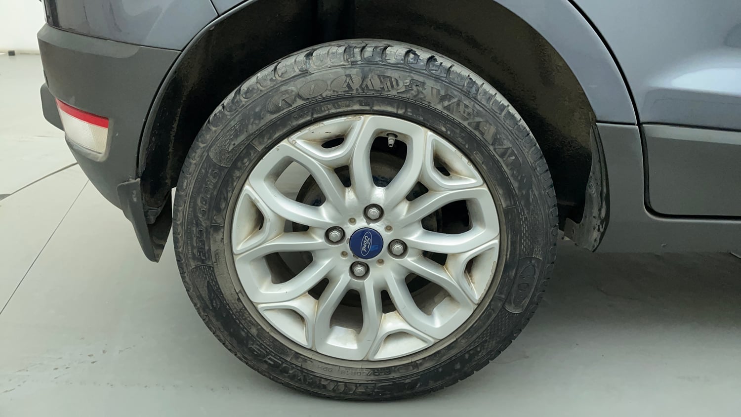 Used 2016 Ford EcoSport Titanium 1.5L TDCi Diesel Manual tyres RIGHT REAR TYRE RIM VIEW