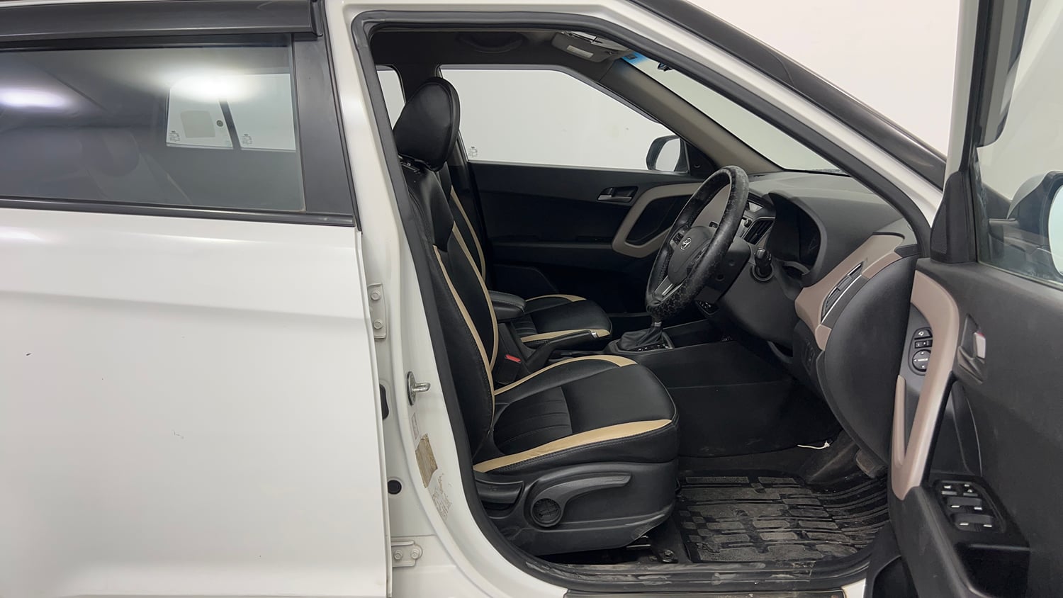Used 2015 Hyundai Creta 1.6 SX Plus AT Diesel Automatic interior RIGHT SIDE FRONT DOOR CABIN VIEW