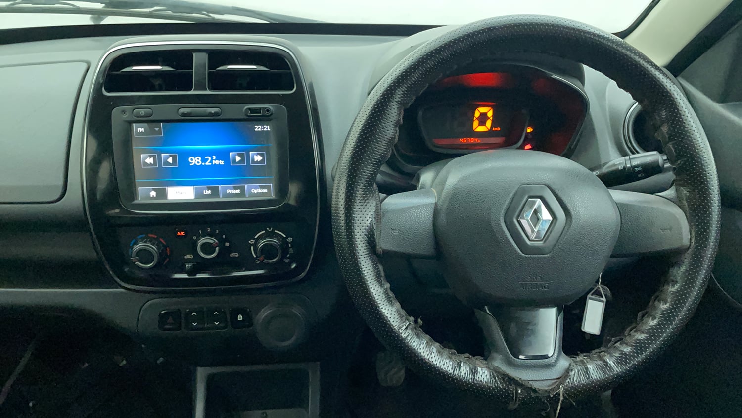 Used 2016 Renault Kwid RXT Petrol Manual interior STEERING VIEW
