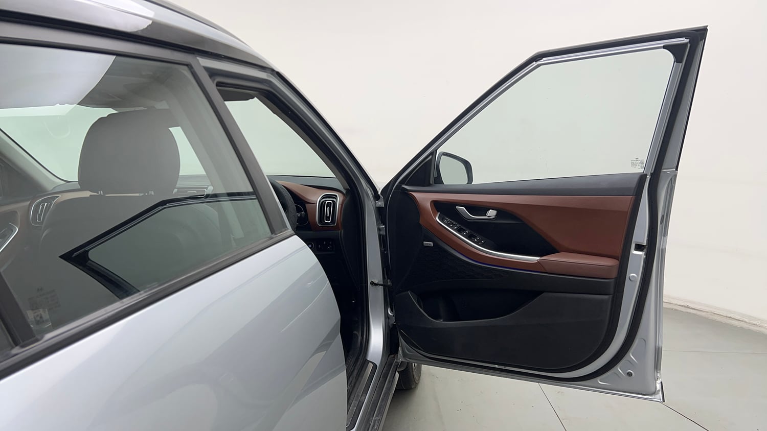 Used 2023 Hyundai Alcazar Platinum 7 STR 1.5 Turbo Petrol Petrol Manual interior RIGHT FRONT DOOR OPEN VIEW