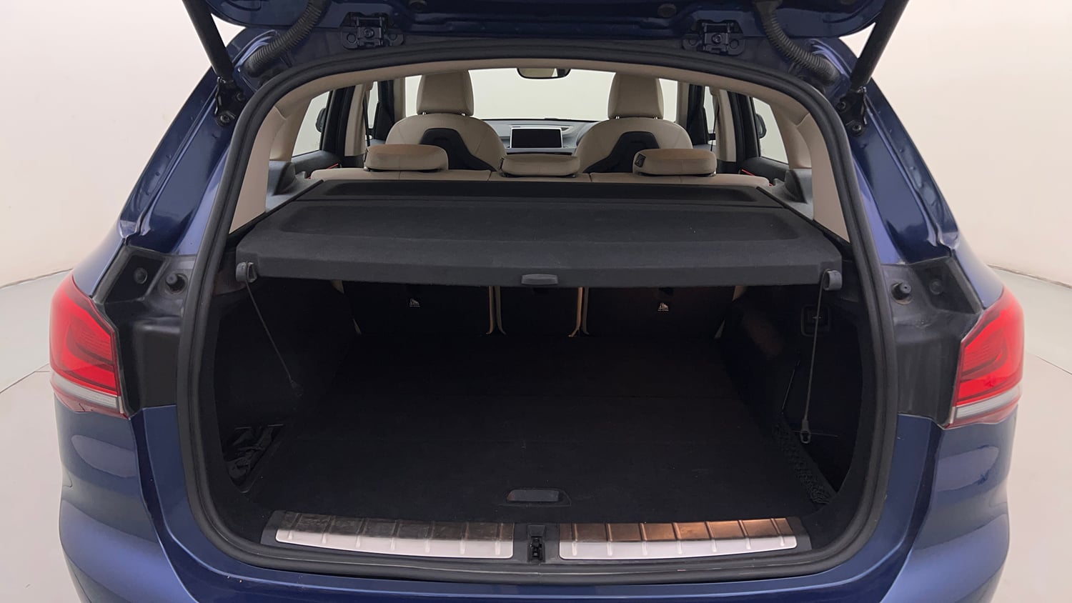 Used 2021 BMW X1 sDrive20d xLine Diesel Automatic interior DICKY INSIDE VIEW