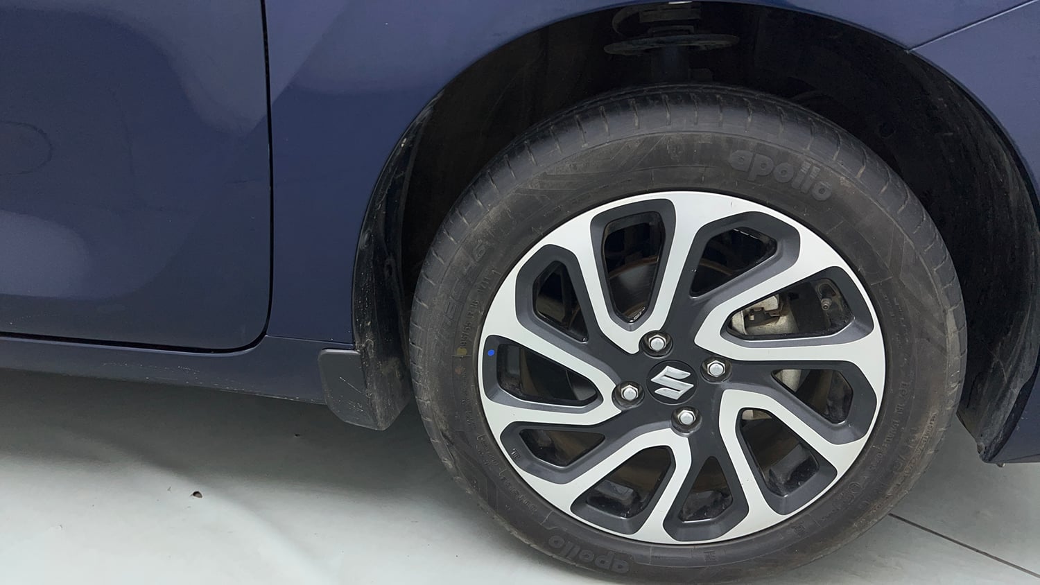 Used 2025 Maruti Suzuki Baleno Alpha MT Petrol Manual tyres RIGHT FRONT TYRE RIM VIEW