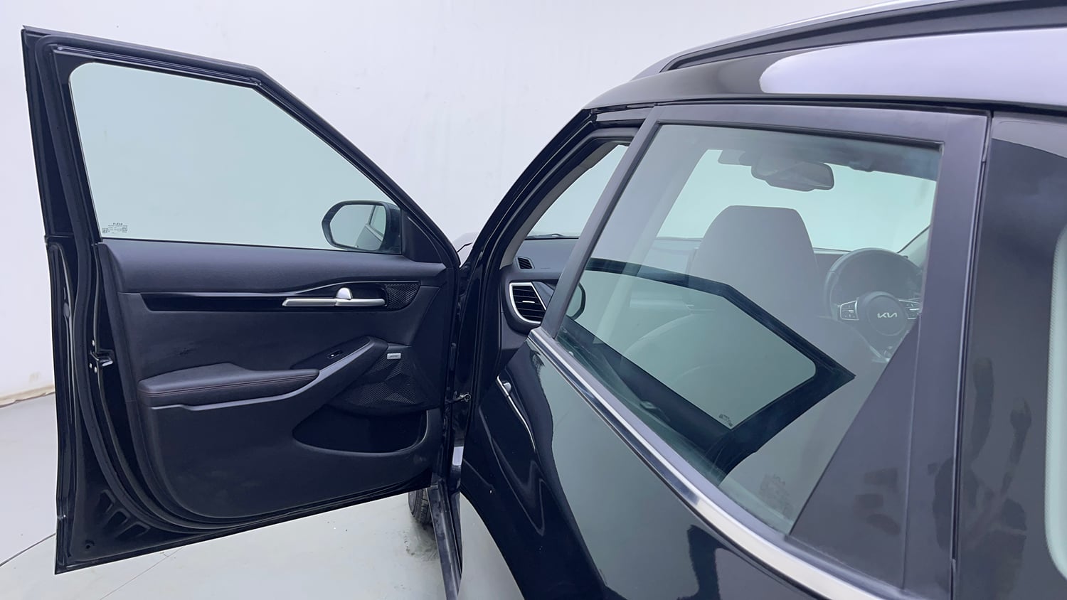 Used 2022 Kia Seltos GTX Plus 1.4 DCT Petrol Automatic interior LEFT FRONT DOOR OPEN VIEW