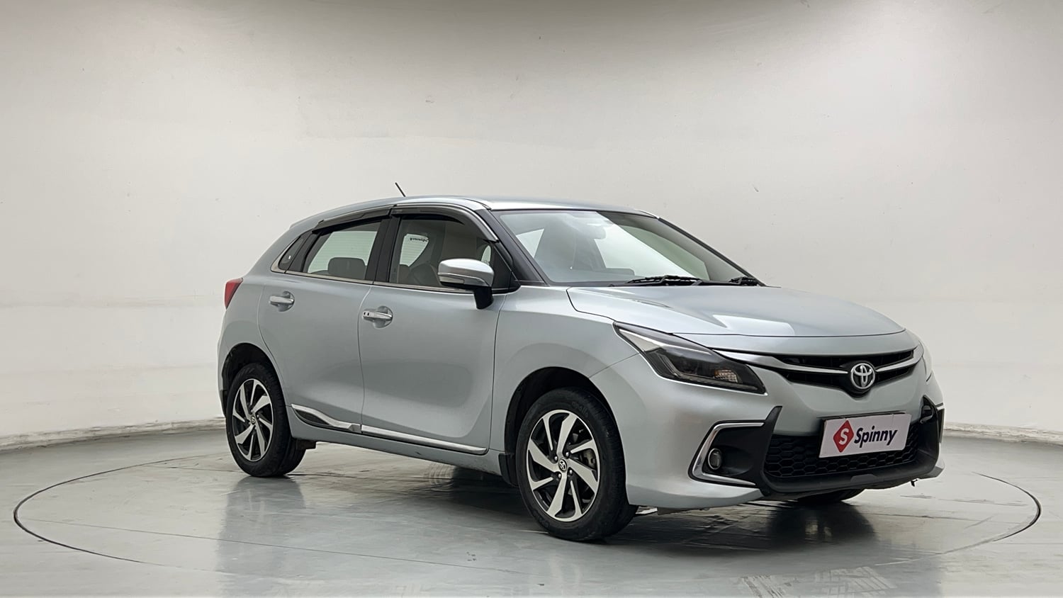Used 2023 Toyota Glanza G AMT Petrol Automatic exterior RIGHT FRONT CORNER VIEW