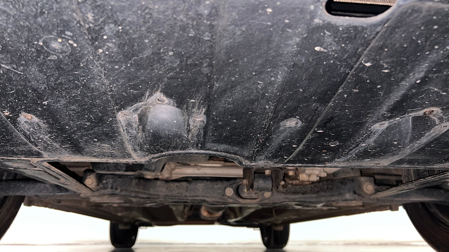 Used 2024 Hyundai Verna SX (O)1.5 Petrol MT Petrol Manual extra FRONT LEFT UNDERBODY VIEW