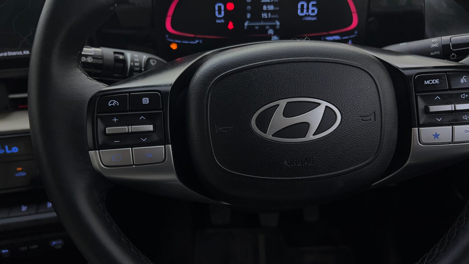Used 2024 Hyundai Verna SX (O)1.5 Petrol MT Petrol Manual top_features Cruise control