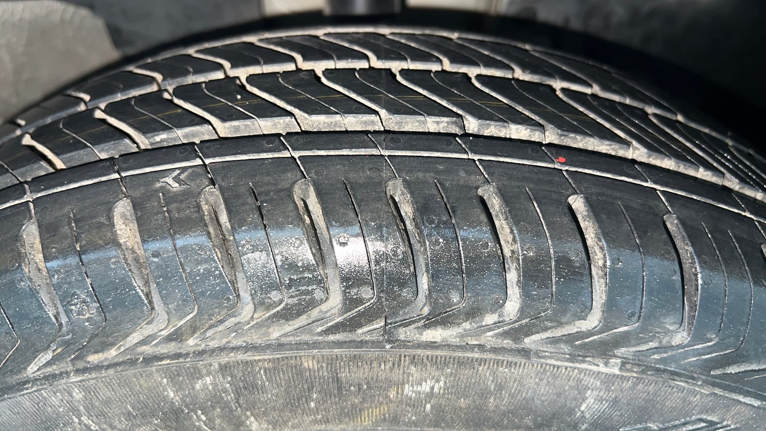 Used 2020 Renault Kwid RXT 1.0 Opt Petrol Manual tyres RIGHT FRONT TYRE TREAD VIEW