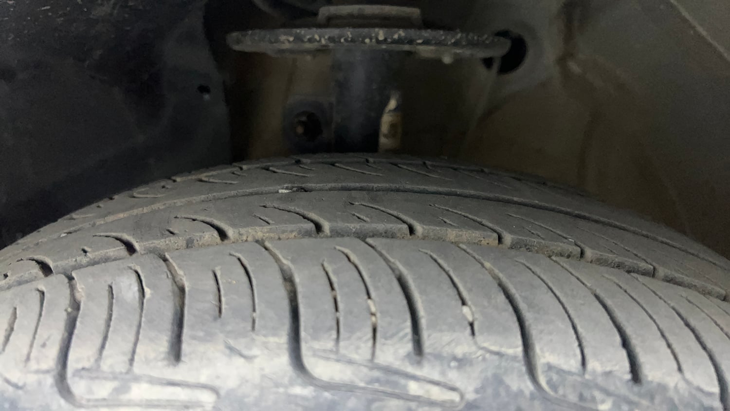 Used 2020 Maruti Suzuki Swift ZXi Plus AMT Petrol Automatic tyres LEFT FRONT TYRE TREAD VIEW