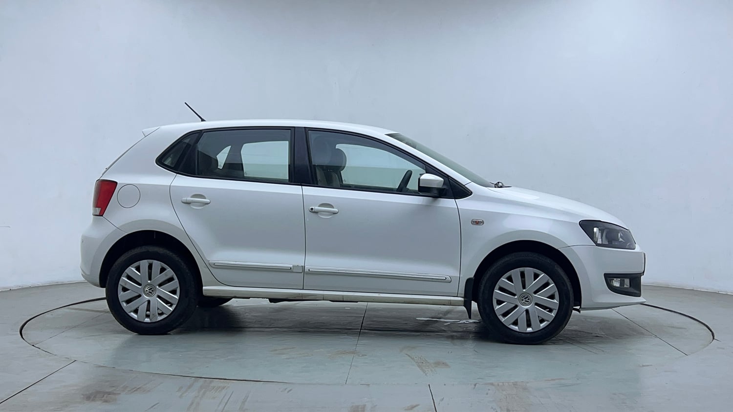Used 2013 Volkswagen Polo Comfortline 1.2L (P) Petrol Manual exterior RIGHT SIDE VIEW
