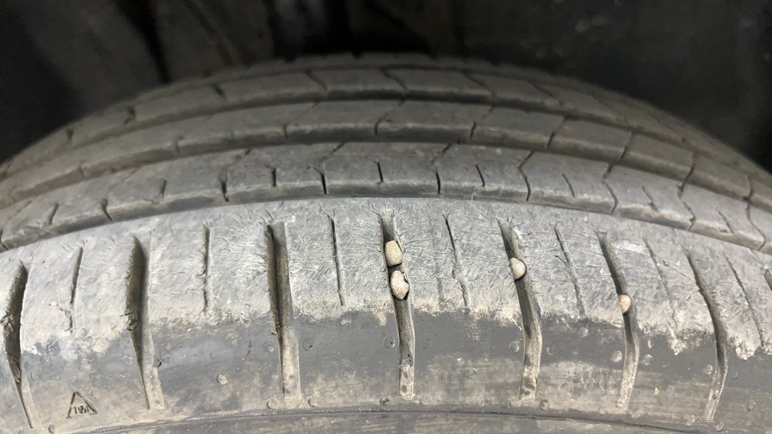 Used 2023 Tata Punch Creative Dual Tone Petrol Manual tyres RIGHT FRONT TYRE TREAD VIEW