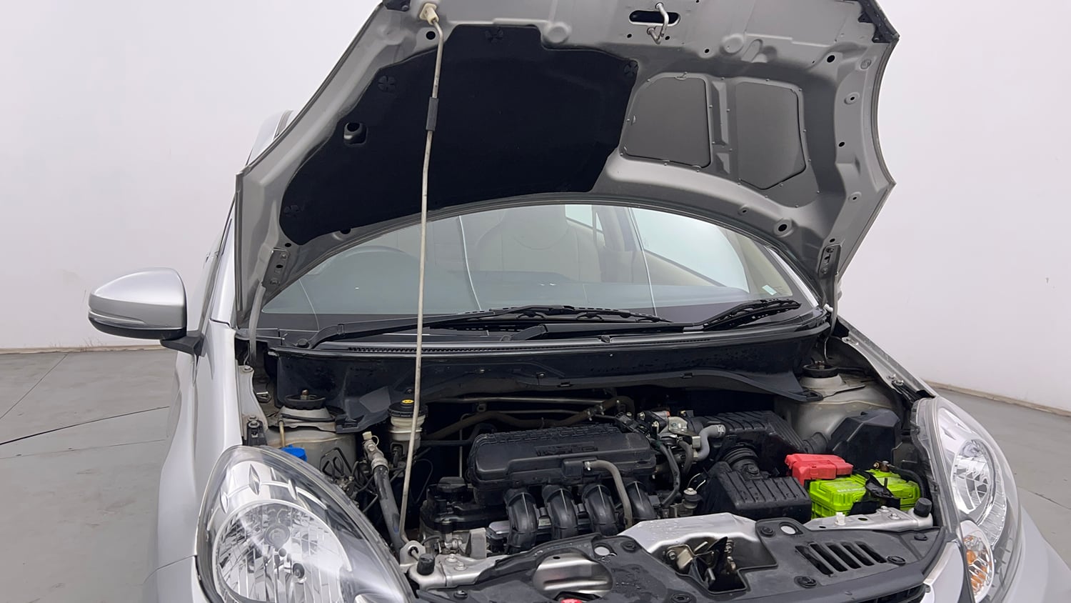 Used 2017 Honda Amaze 1.2 S i-VTEC Petrol Manual engine ENGINE RIGHT SIDE HINGE & APRON VIEW