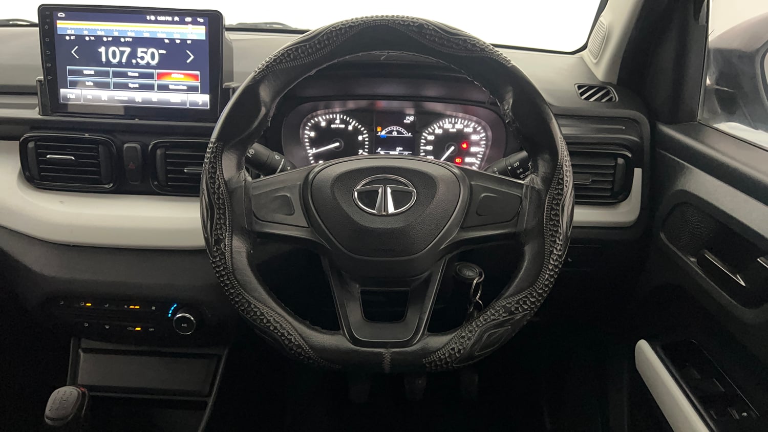Used 2022 Tata Punch Pure MT Petrol Manual interior STEERING VIEW