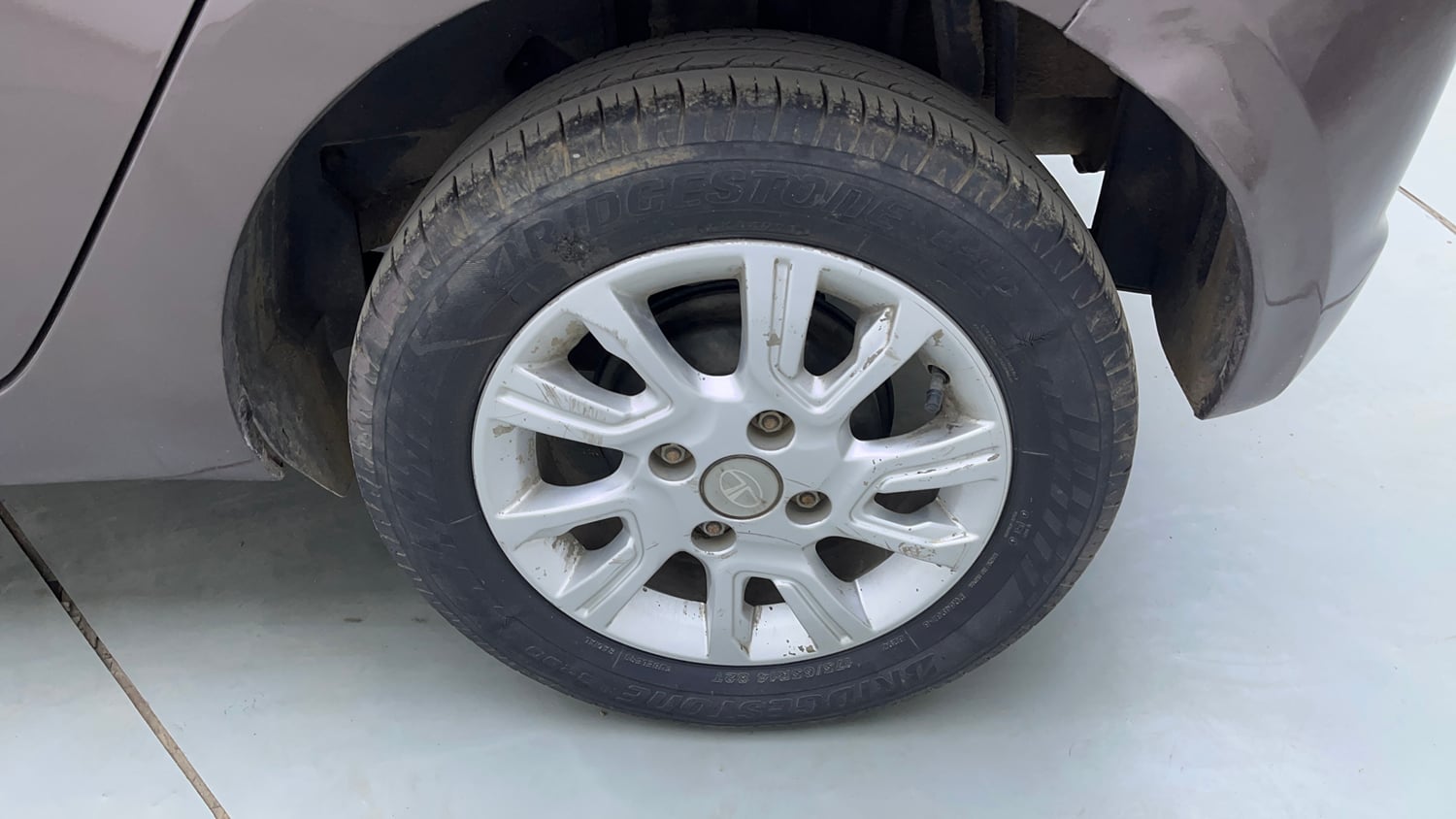 Used 2018 Tata Tiago Revotron XZA Petrol Automatic tyres LEFT REAR TYRE RIM VIEW