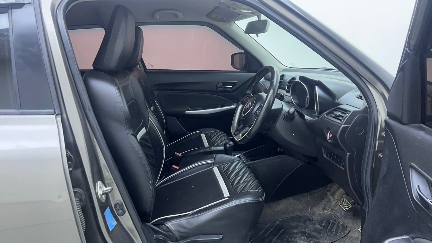 Used 2020 Maruti Suzuki Swift ZXi Plus AMT Petrol Automatic interior RIGHT SIDE FRONT DOOR CABIN VIEW