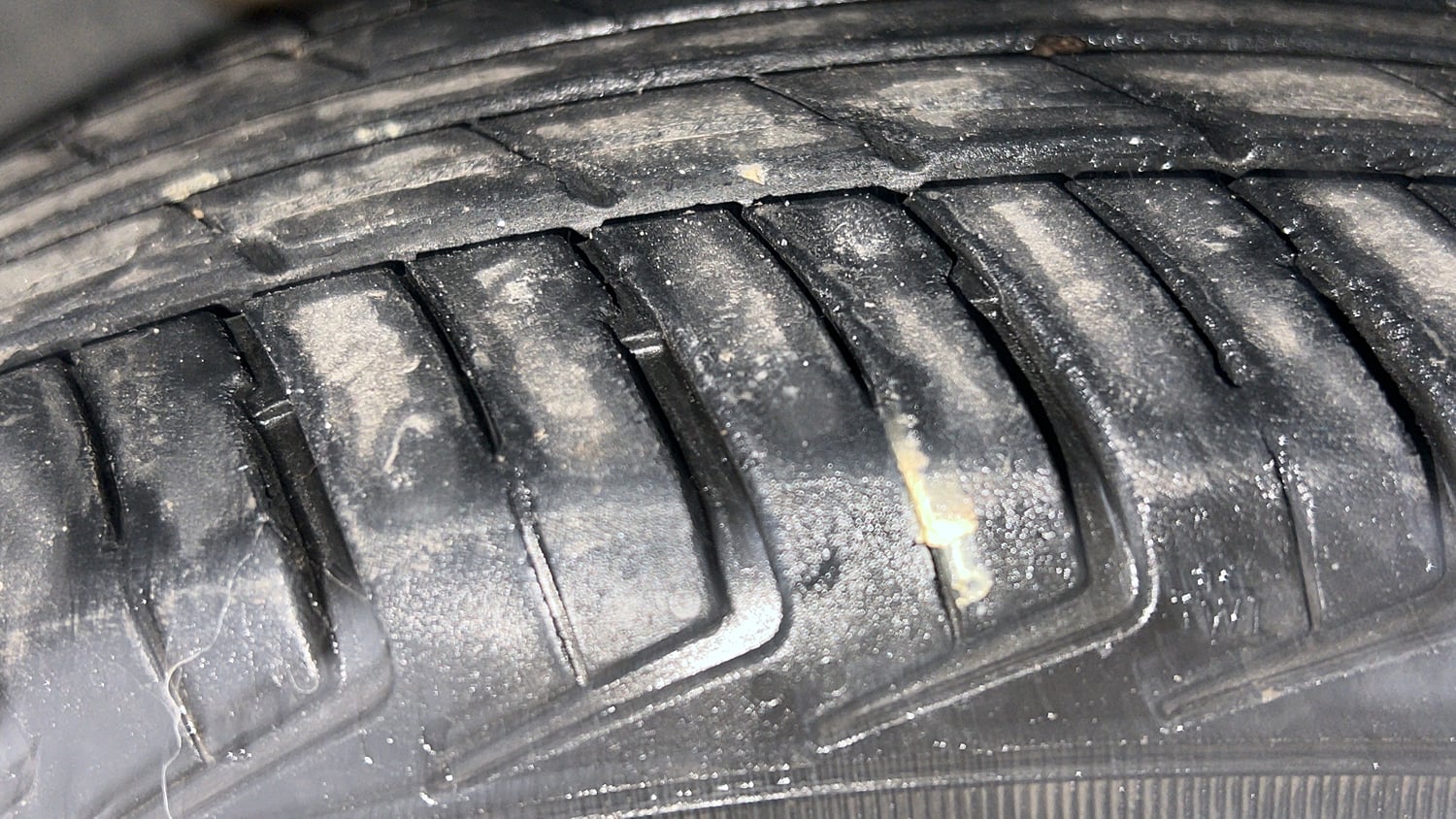Used 2024 Tata Tiago XE Petrol Manual tyres RIGHT FRONT TYRE TREAD VIEW